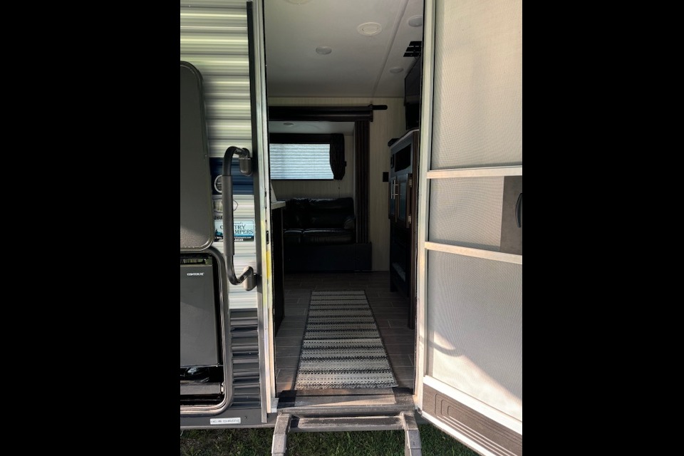 Great Camper with Bunks for Making Summer Memories!