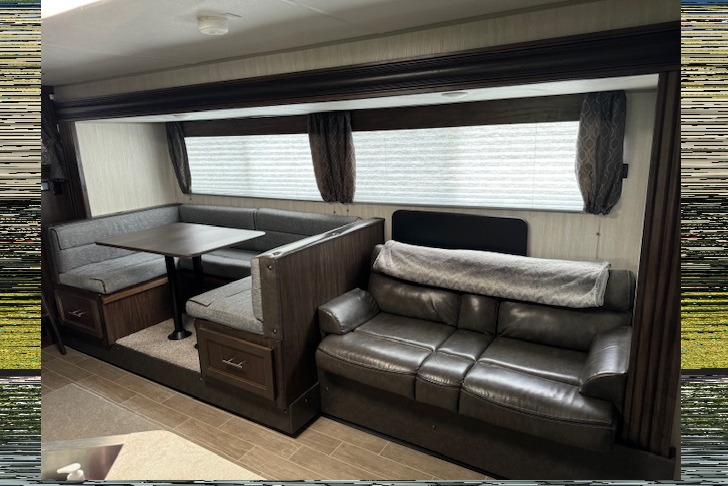 Great Camper with Bunks for Making Summer Memories!