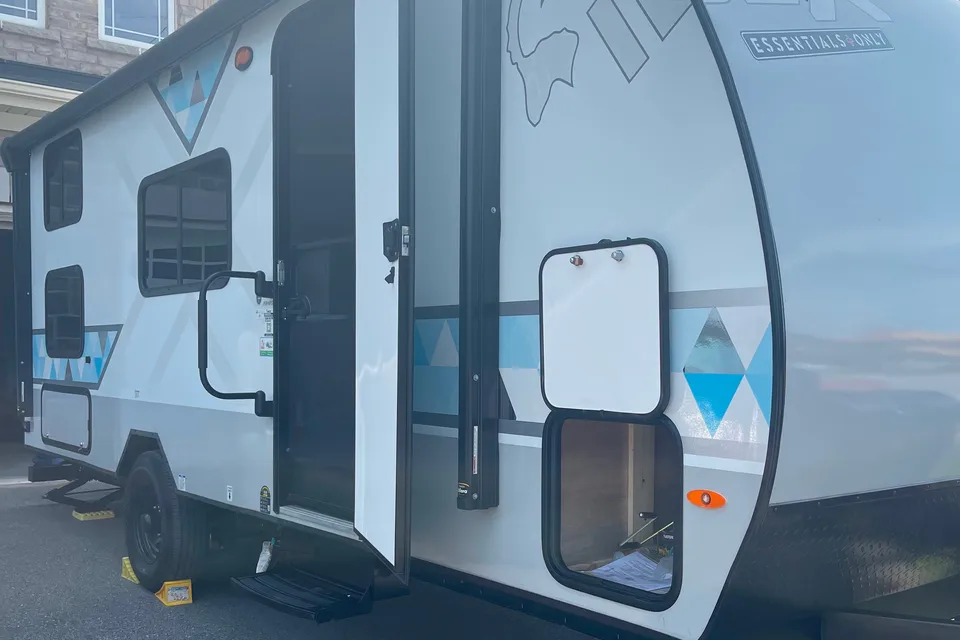 Matt & Sam’s Ibex 19BHEO Travel Trailer