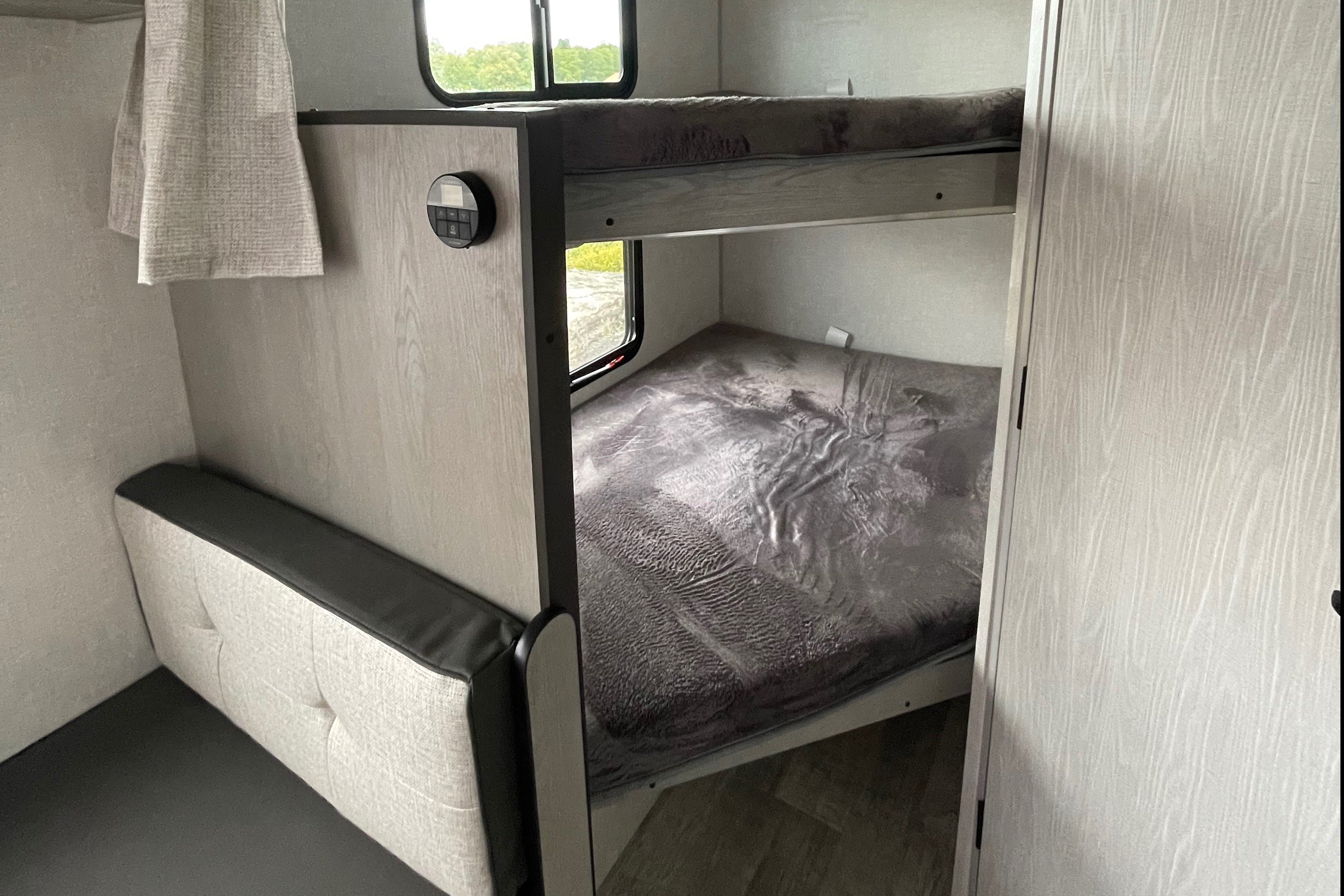 Matt & Sam’s Ibex 19BHEO Travel Trailer