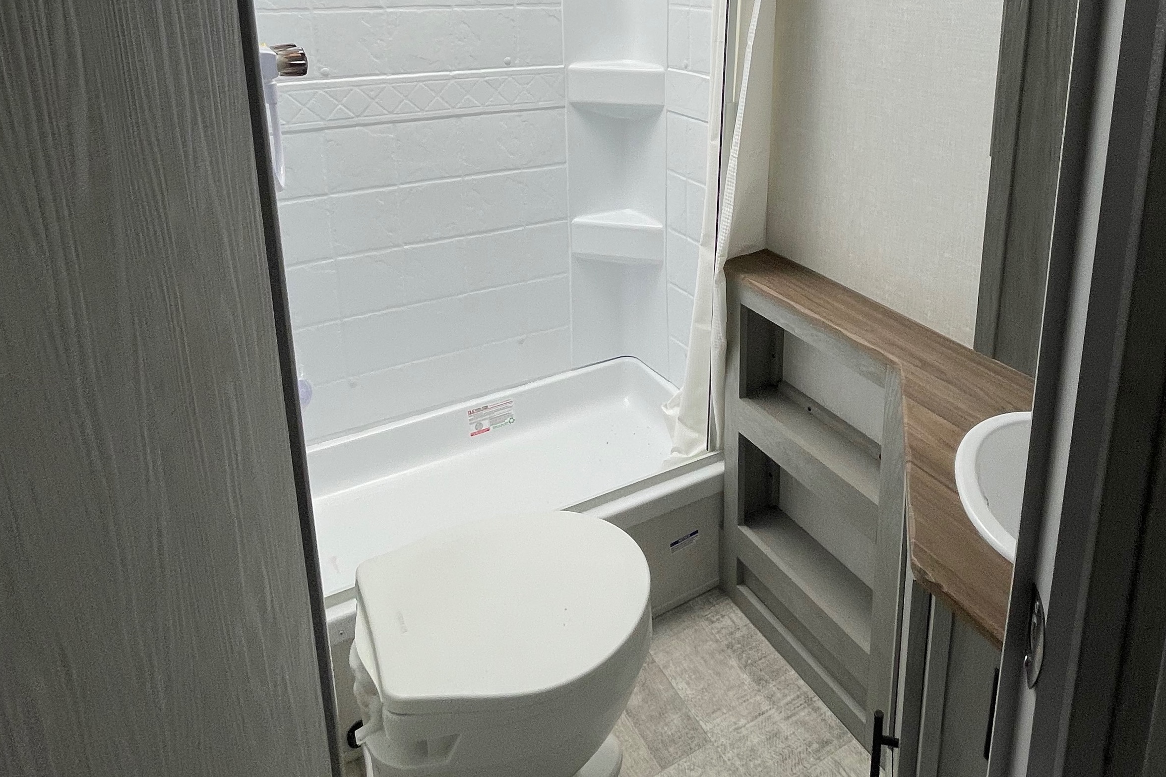 Matt & Sam’s Ibex 19BHEO Travel Trailer