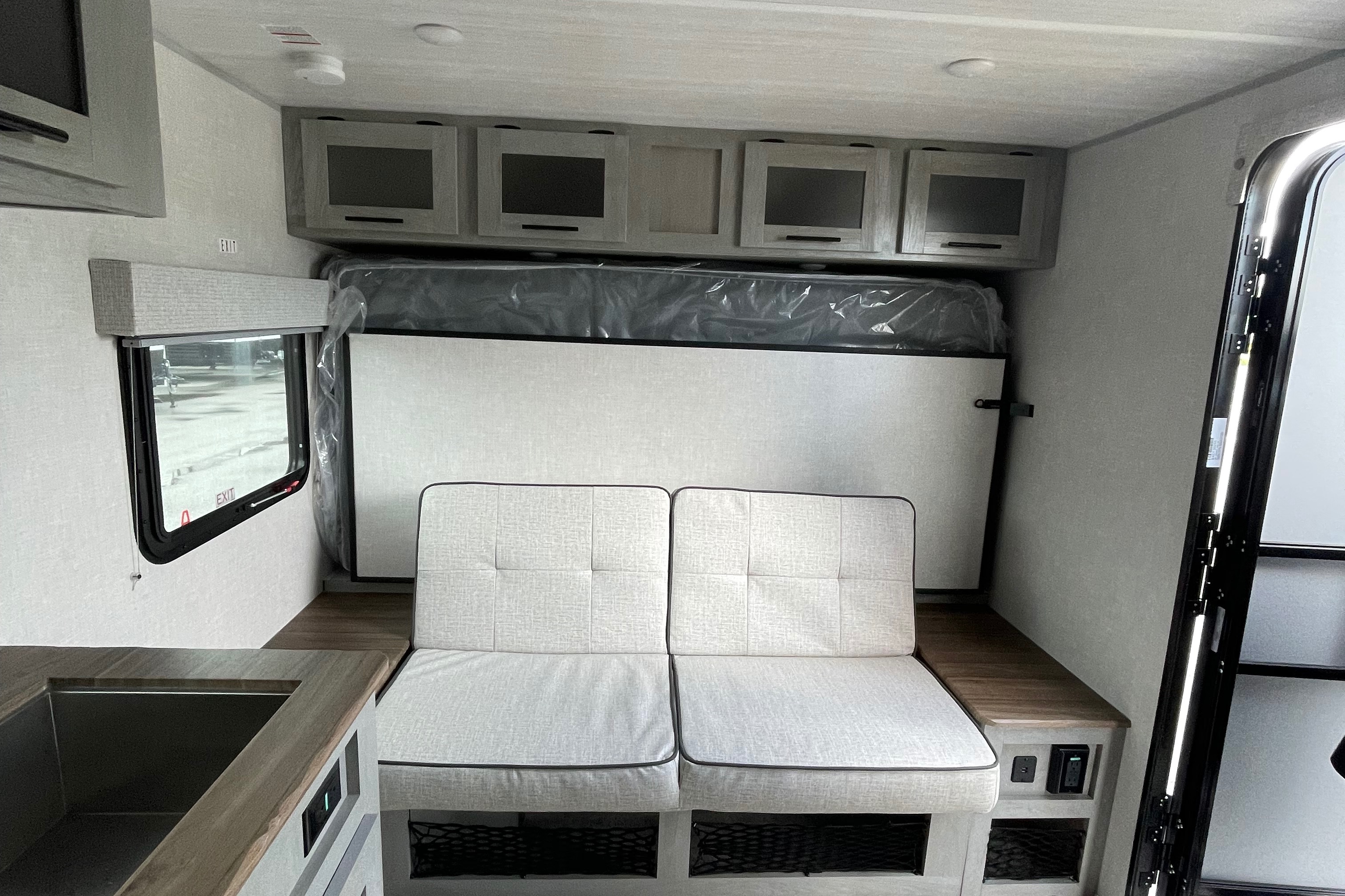 Matt & Sam’s Ibex 19BHEO Travel Trailer