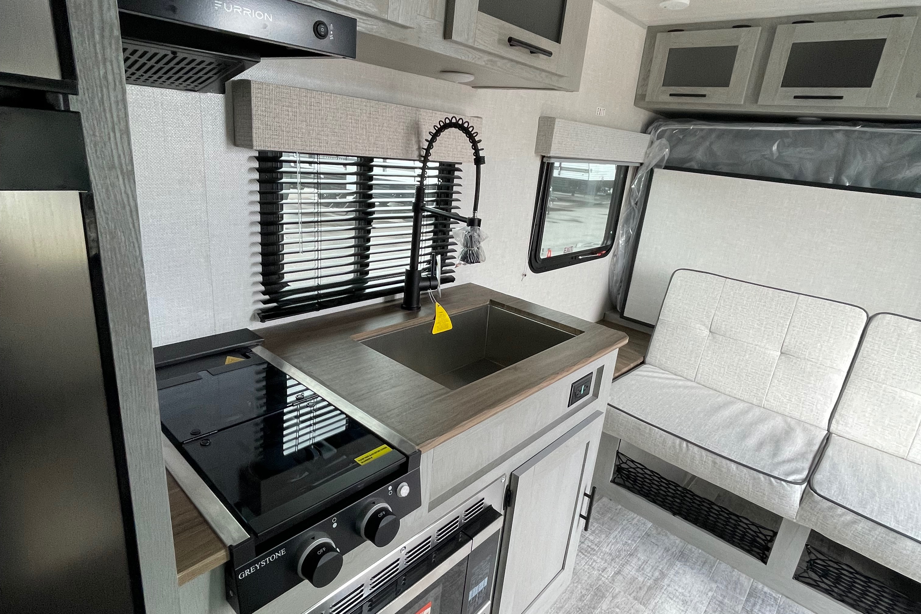 Matt & Sam’s Ibex 19BHEO Travel Trailer