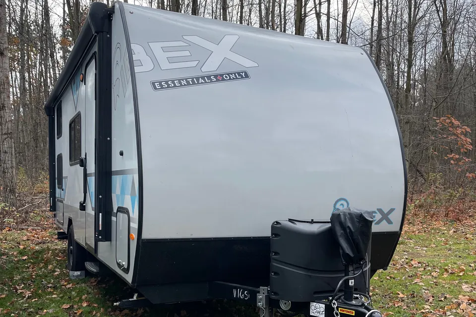 Matt & Sam’s Ibex 19BHEO Travel Trailer