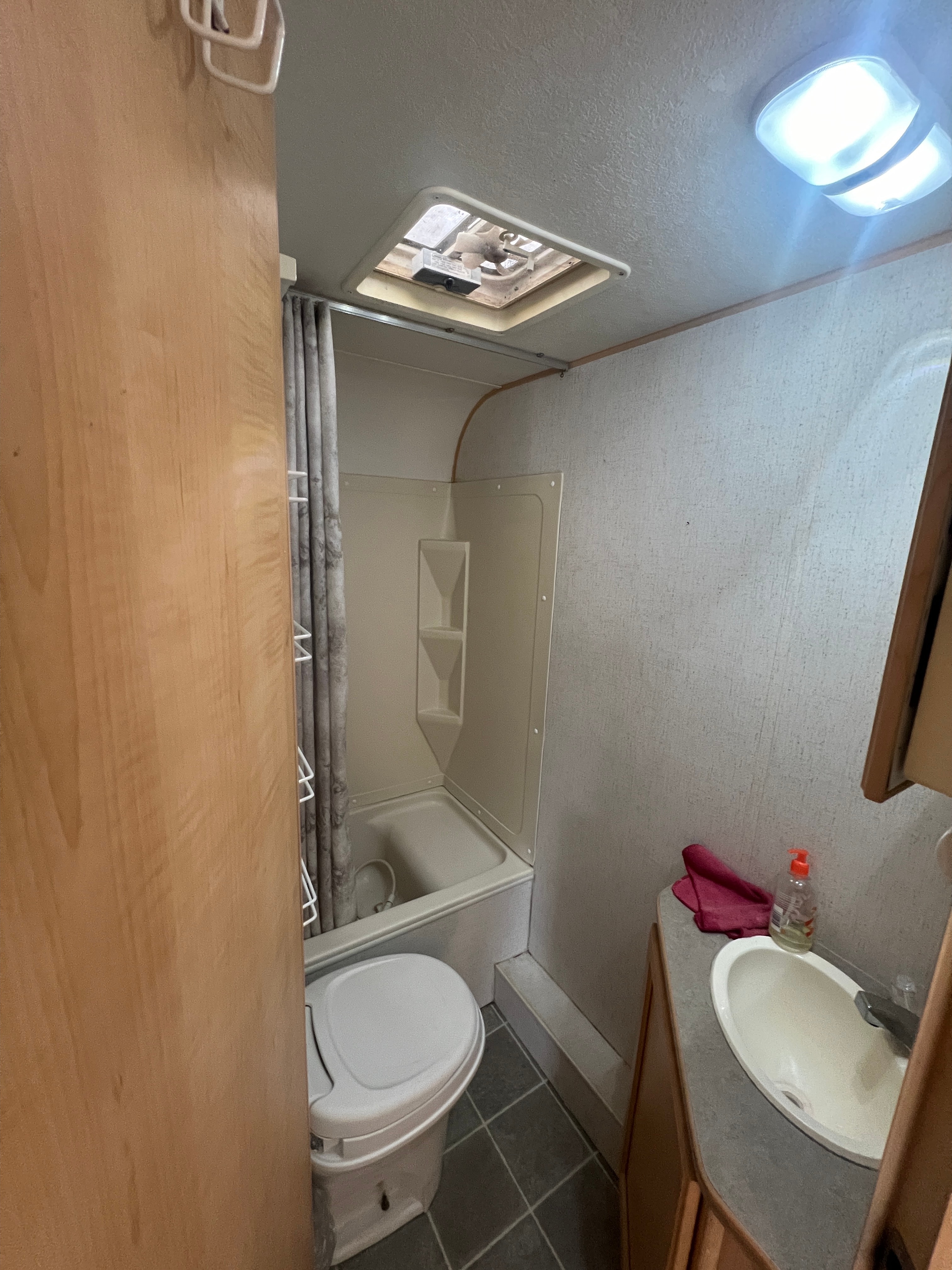 Evgeni's TRAIL-LITE Trail Cruiser Travel Trailer