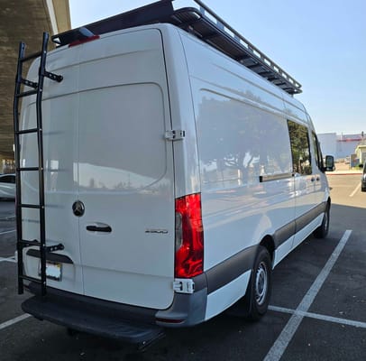 Leon's Mercedes-Benz Sprinter Class B