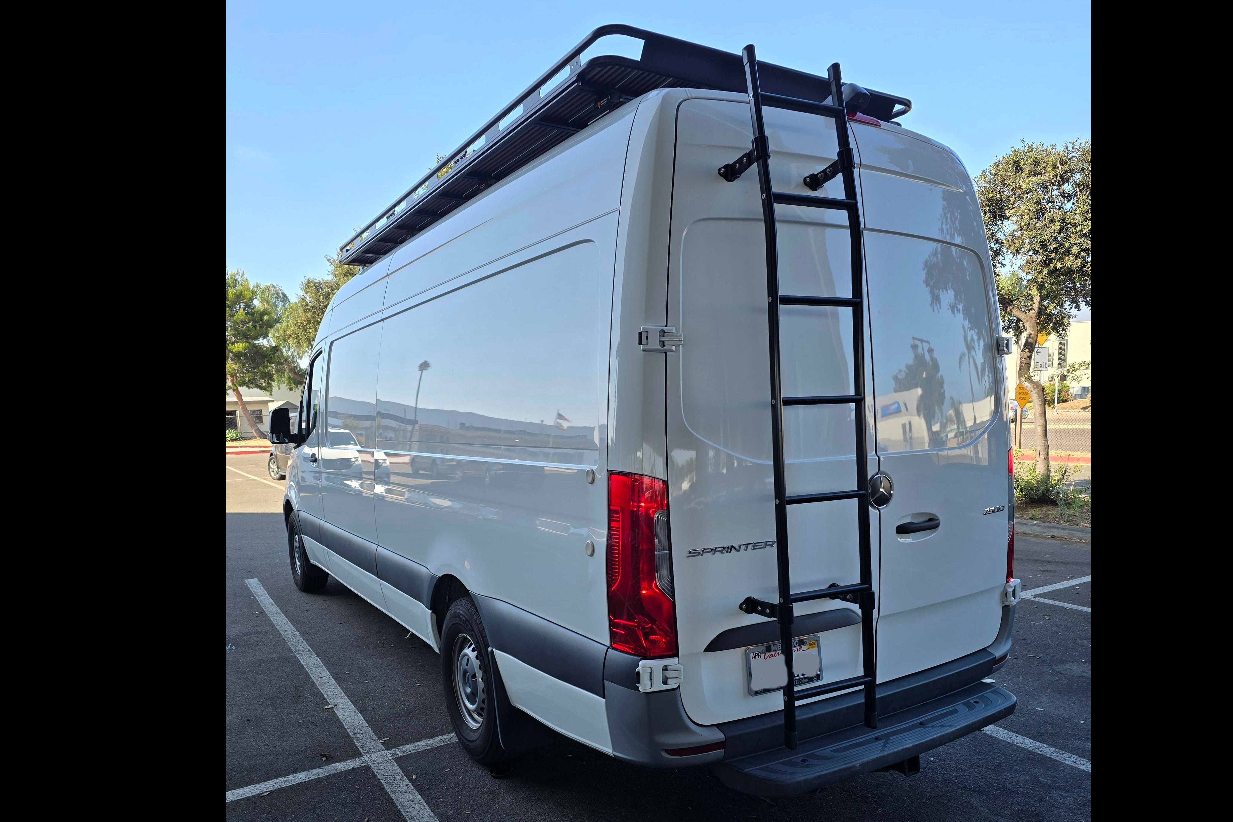 Leon's Mercedes-Benz Sprinter Class B