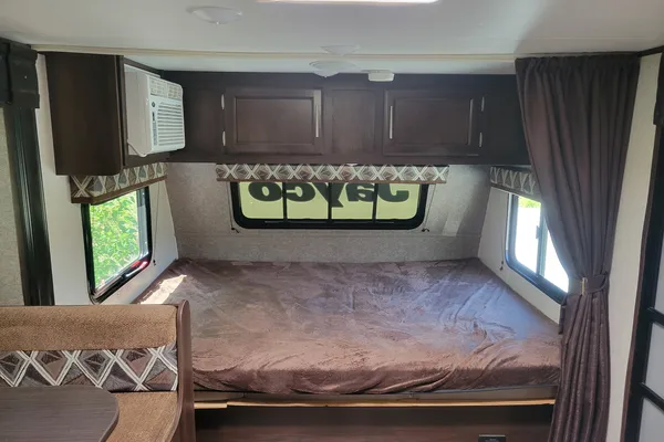 Eric & Kaitlyn's Jay Flight Baja Travel Trailer