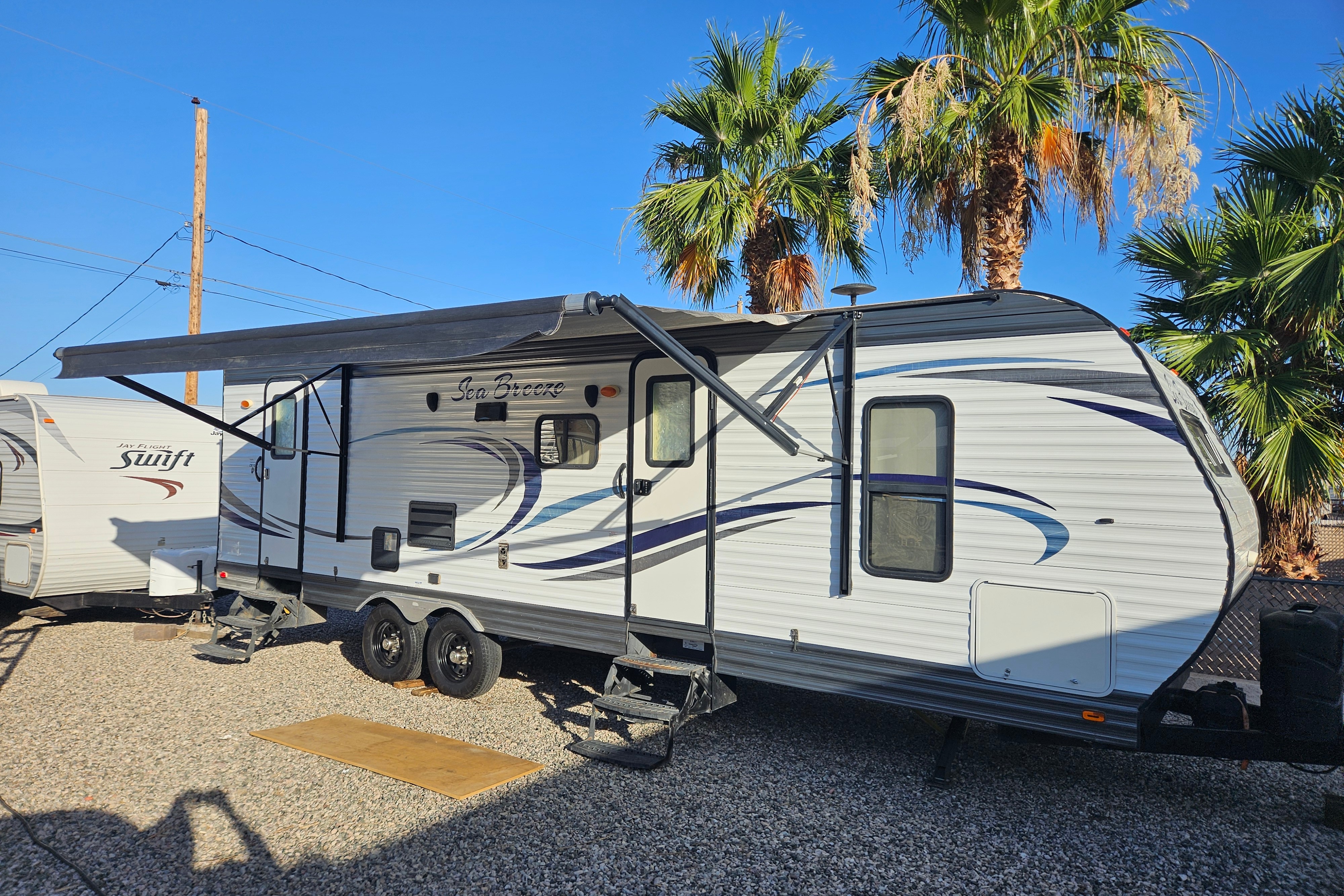 Benett's Pacific Coachworks Sea breeze Travel Trailer