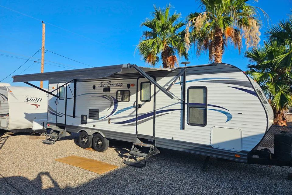 Benett's Pacific Coachworks Sea breeze Travel Trailer