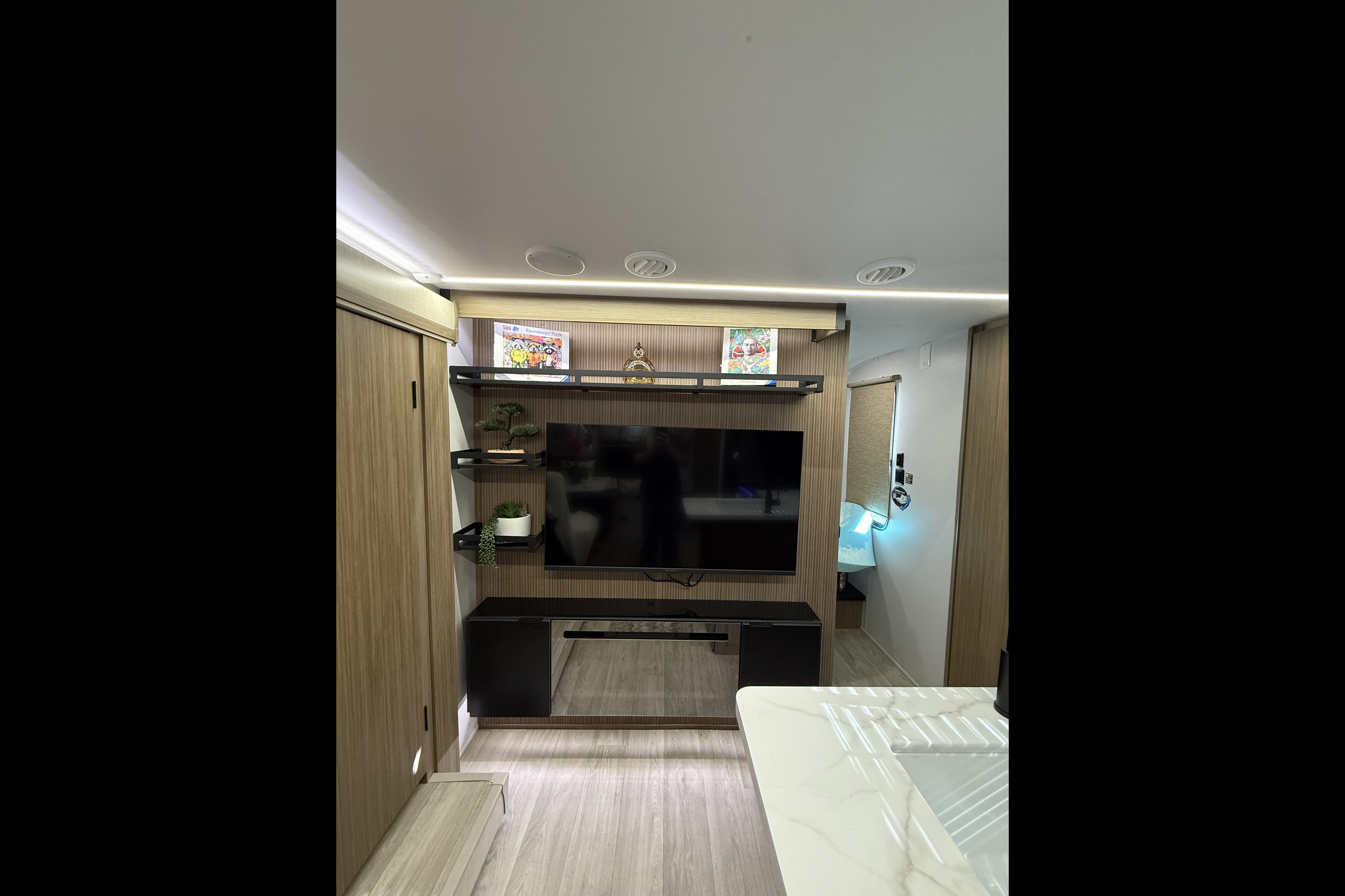 2026 Salem, Bunkhouse, Sleeps 8, $500 Deposit, Bed Linens included