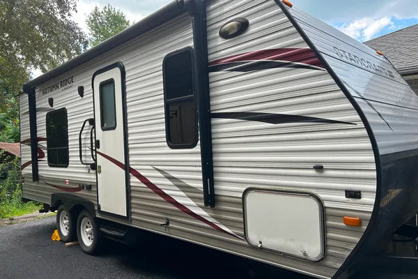 Jodi and Jerry’s Starcraft Autumn Ridge 24ft Travel Trailer