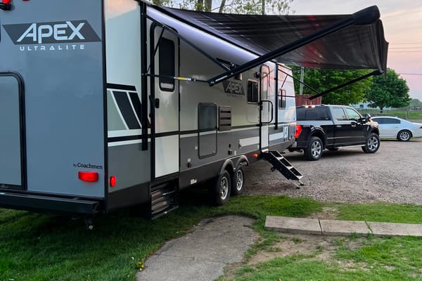 Peter's Coachman Apex 290BHS Travel Trailer