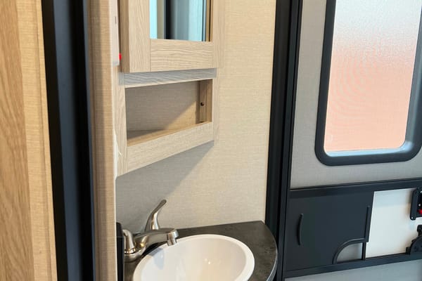 Peter's Coachman Apex 290BHS Travel Trailer