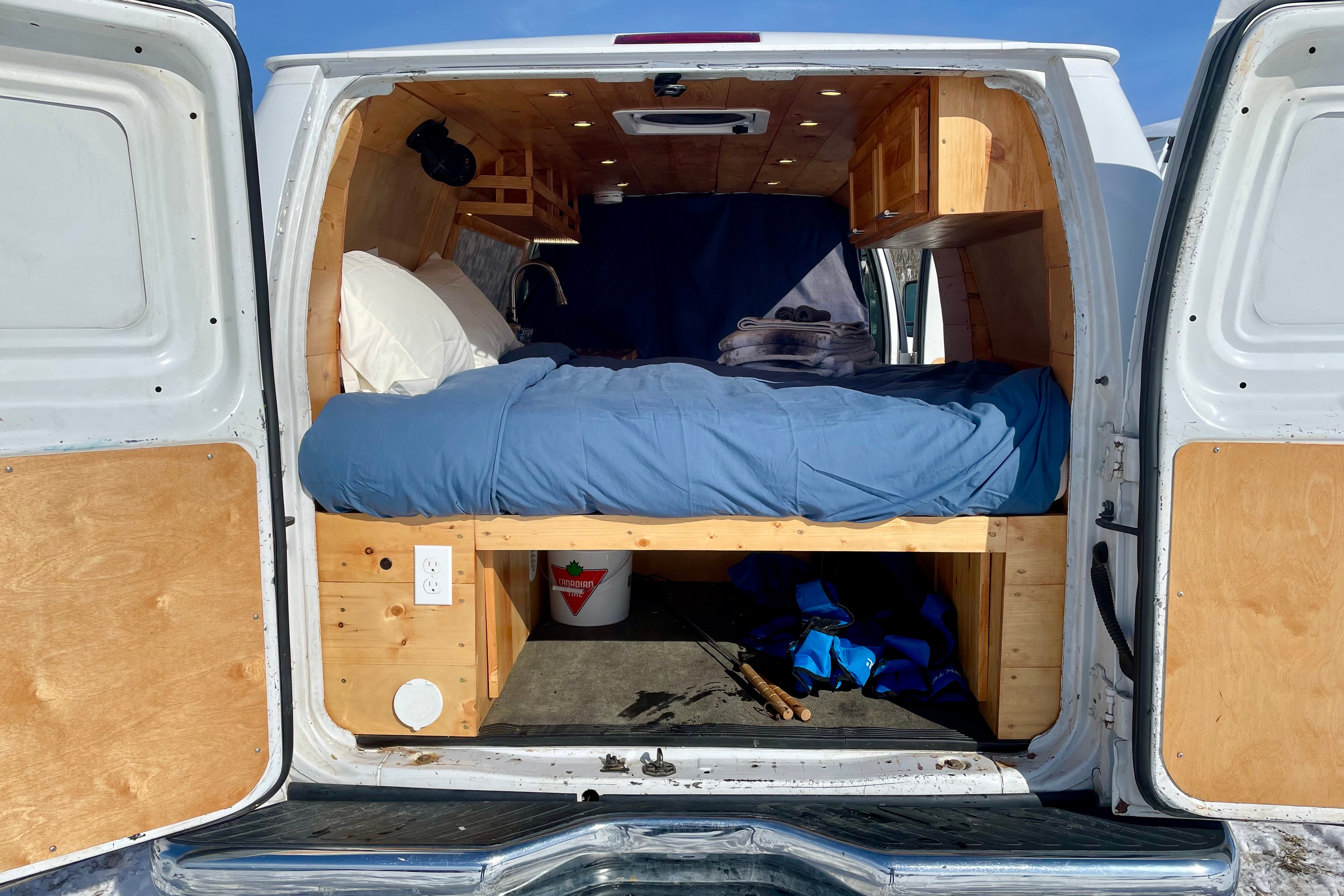 Leo the Camper Van