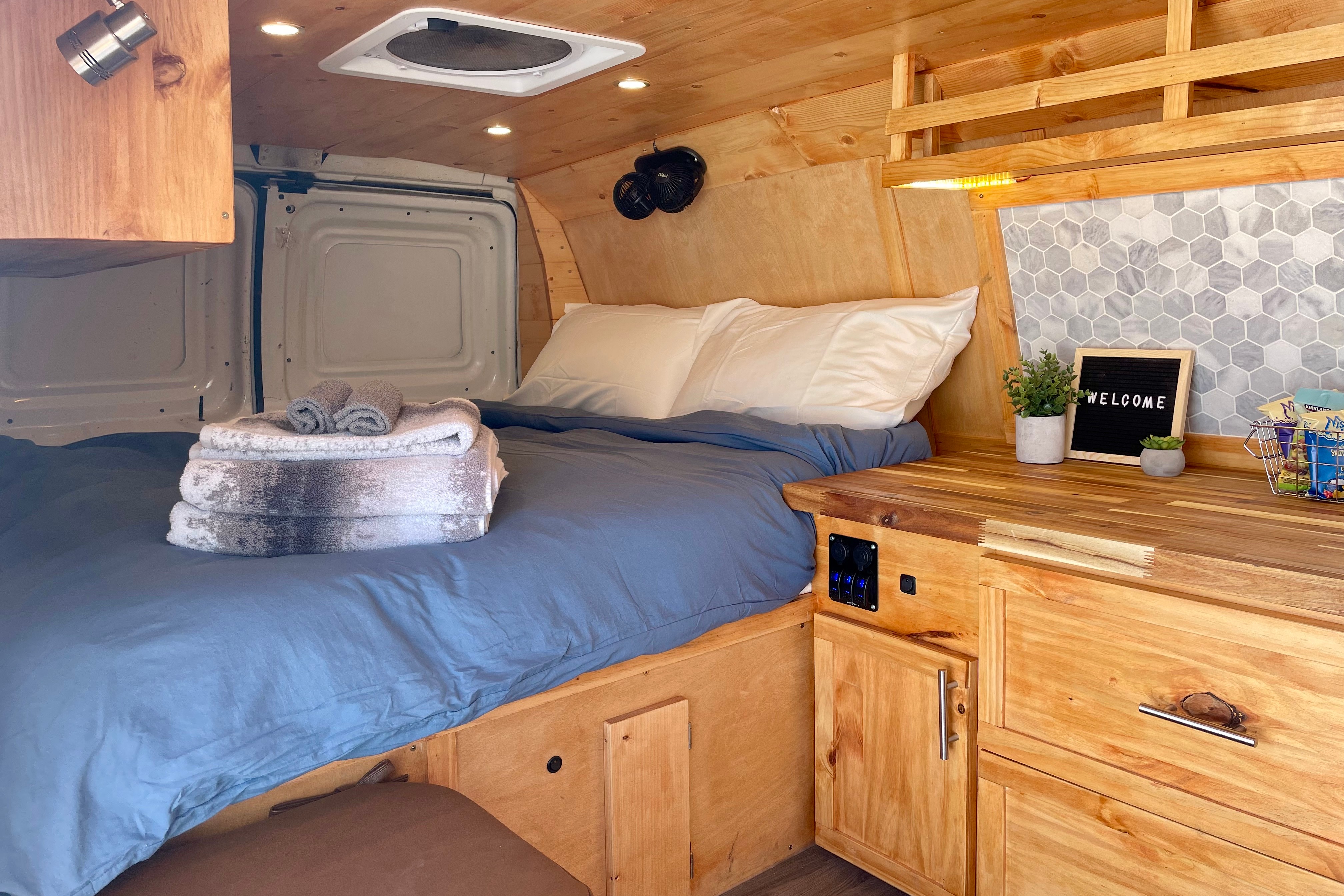 Leo the Camper Van