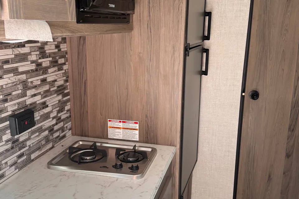 Cozy 19’ Gulf Stream – Easy Tow Weekend Escape