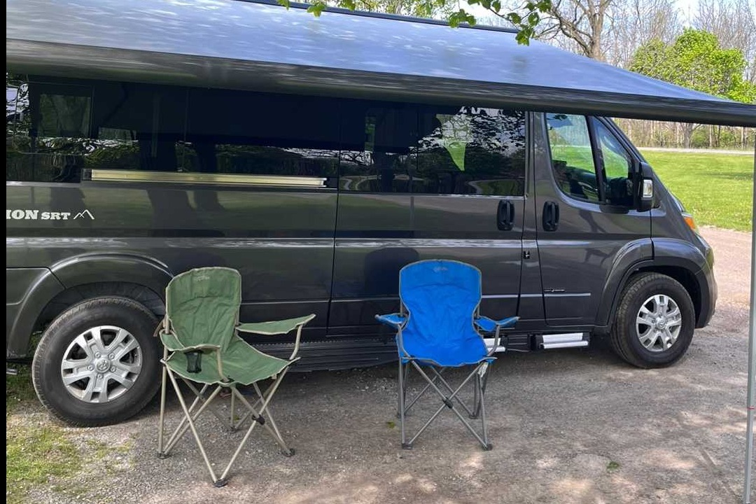 John's Roadtrek Zion srt Class B