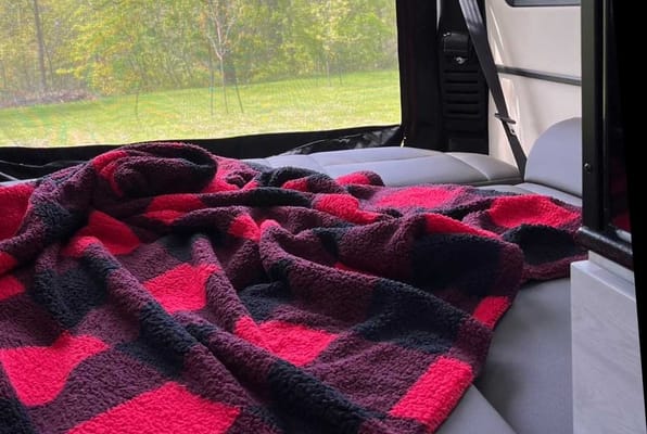 John's Roadtrek Zion srt Class B