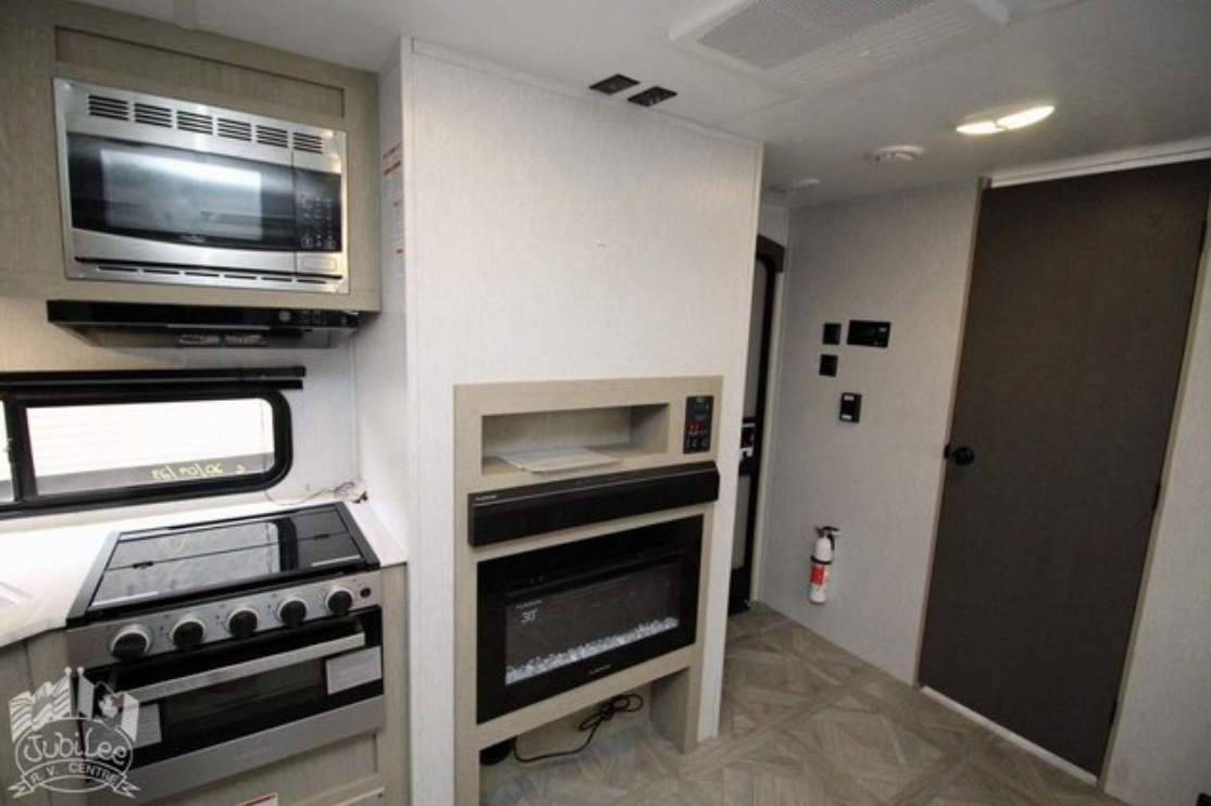Gord's Forest River Wildwood Travel Trailer