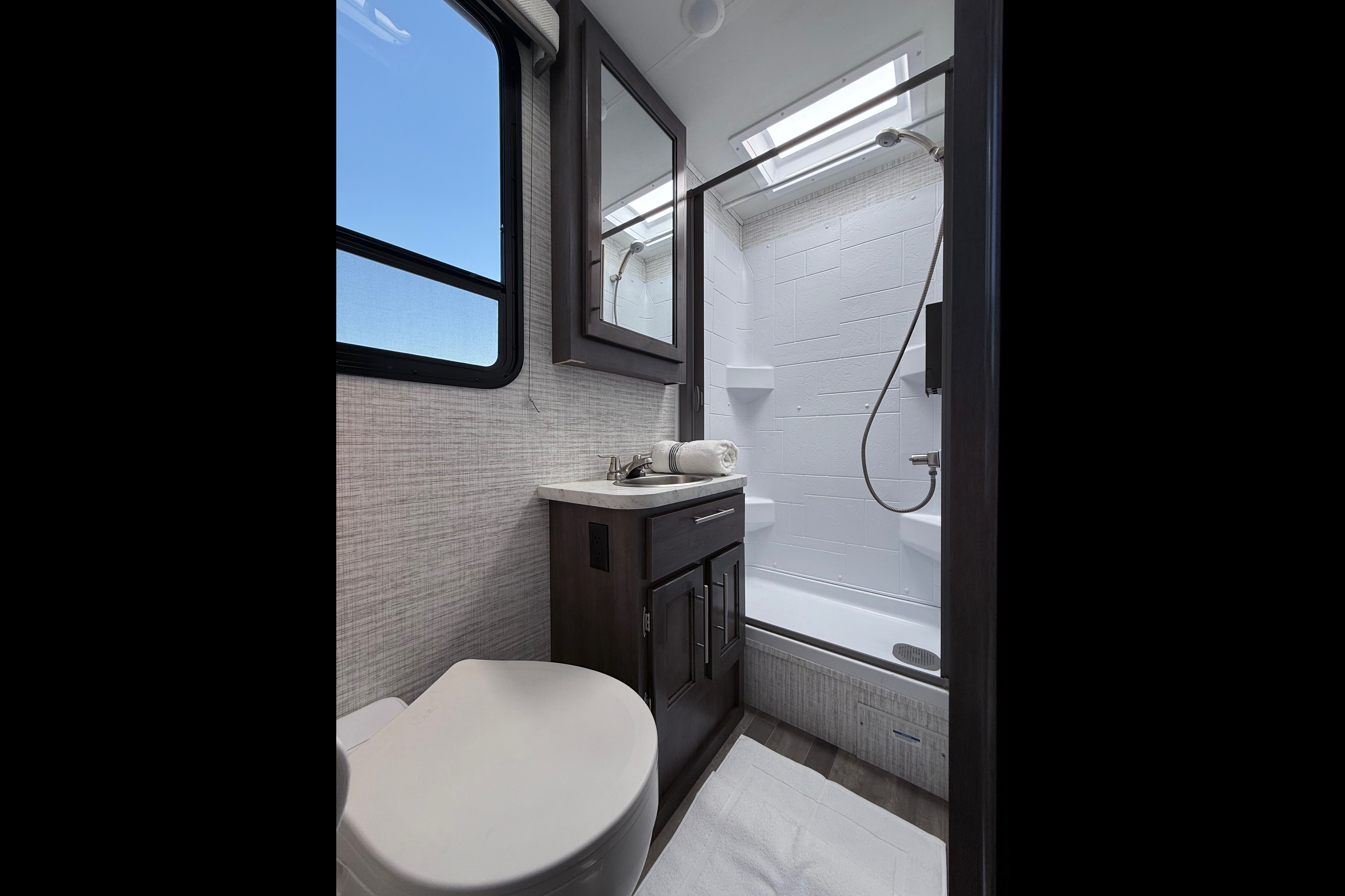 "Bell Rock" 2025 Entegra Coach Odyssey 22C Class C