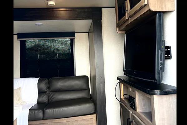 Dream Starcraft 26BHS Travel Trailer