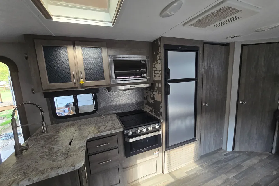 26' Forest River Vibe Bunkhouse | Sleeps 10 | Essentials Included | Delivery-Only