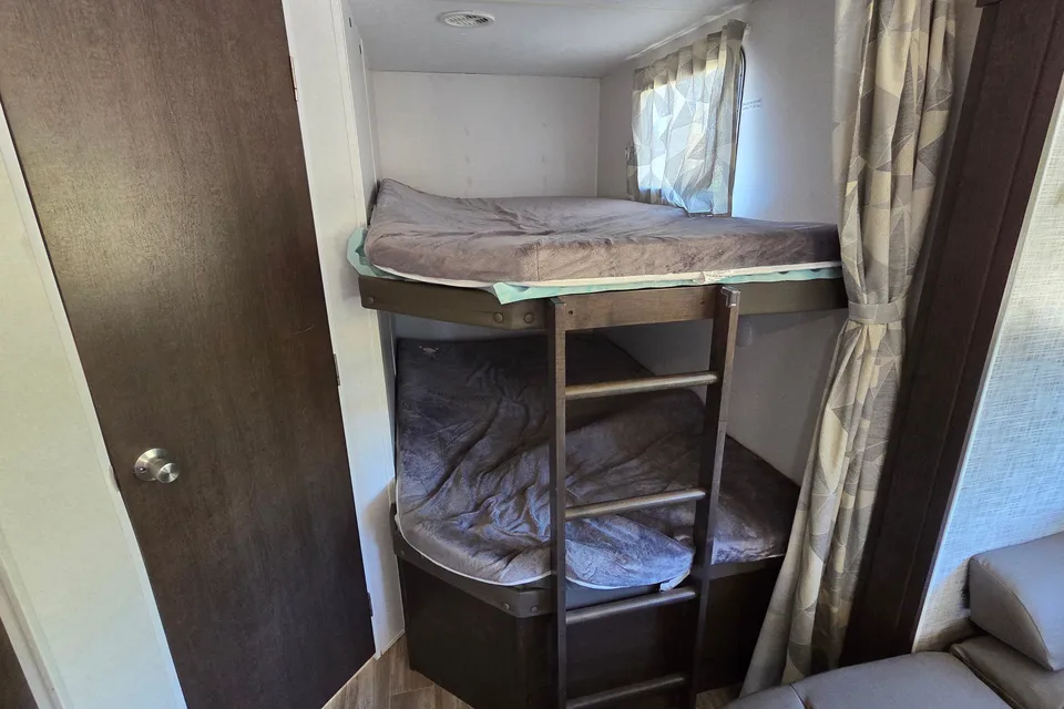 Rv Rentals Way of Life's Forest River Salem Cruise Lite (CCL1)