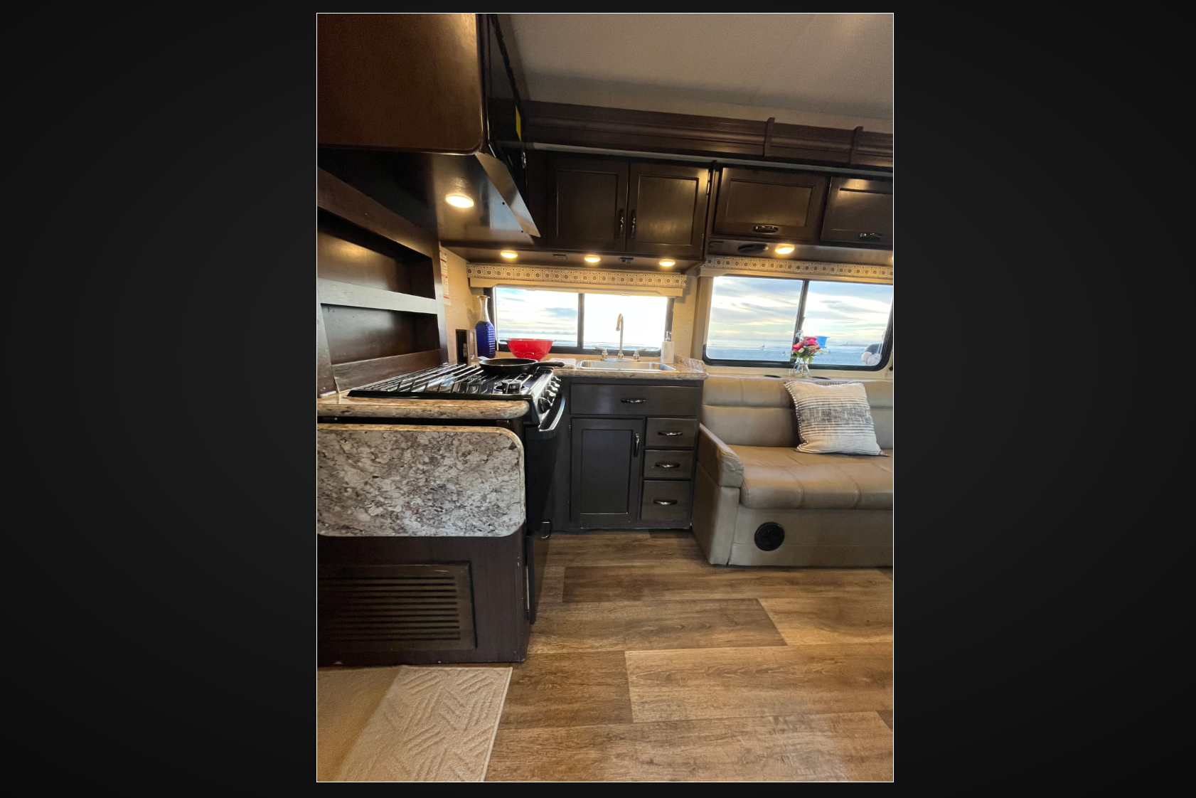 C11 Thor Luxury*NEW STARLINK WiFi-10 Sleeper-Bunks-2SlideOuts-Private Suite