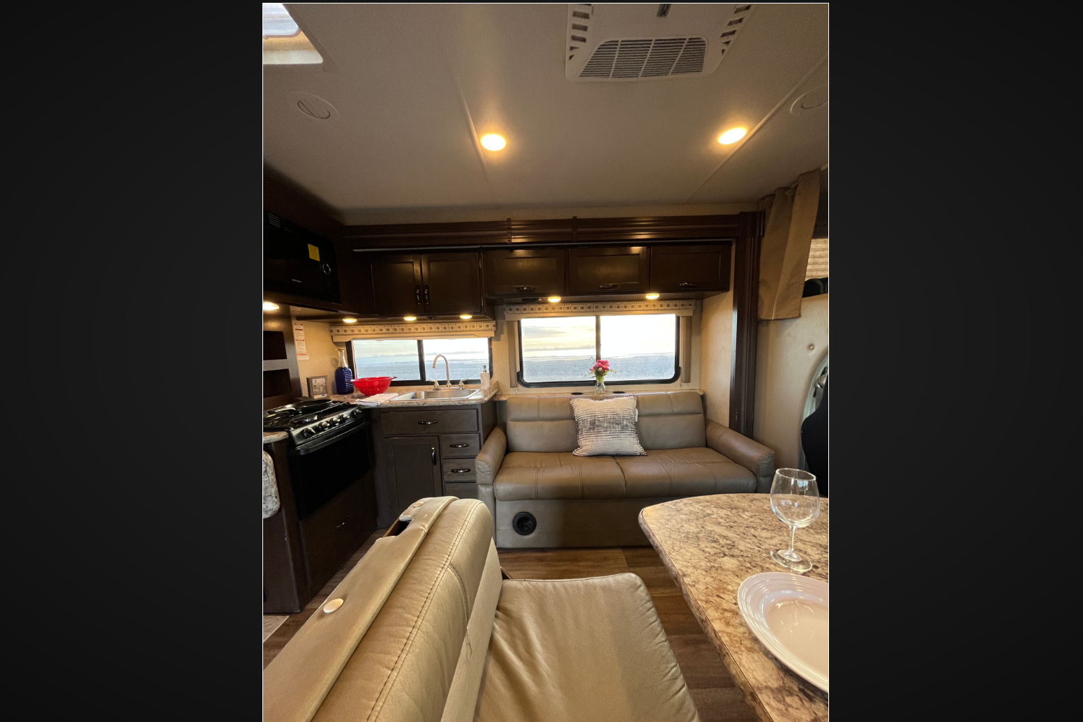 C11 Thor Luxury*NEW STARLINK WiFi-10 Sleeper-Bunks-2SlideOuts-Private Suite