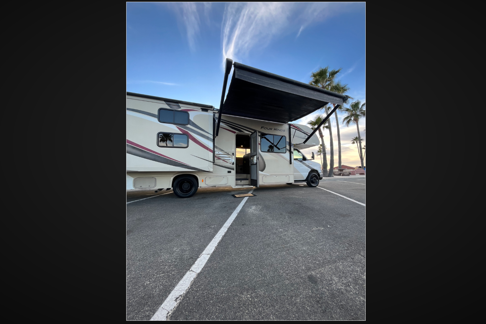 C11 Thor Luxury*NEW STARLINK WiFi-10 Sleeper-Bunks-2SlideOuts-Private Suite