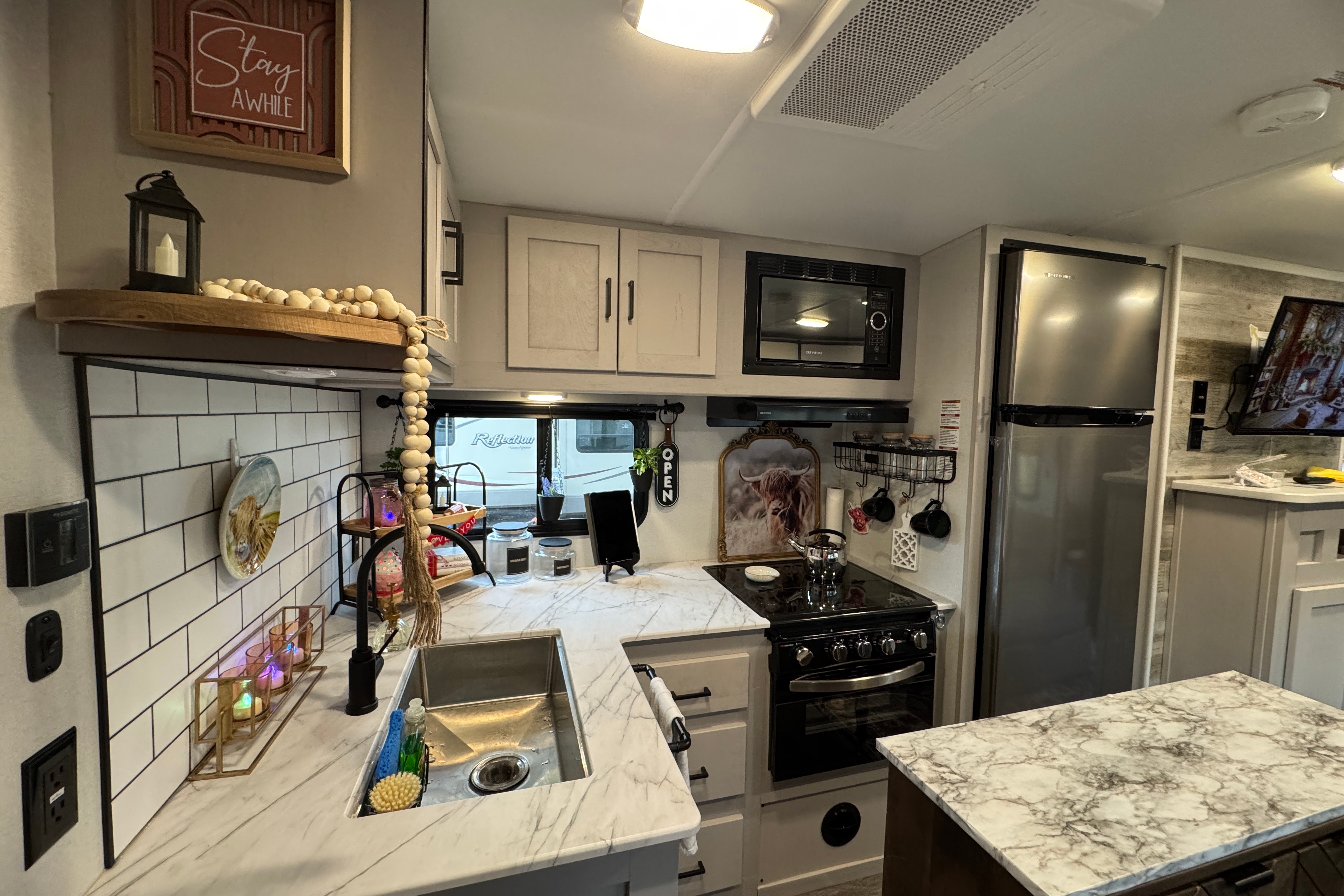 *LUXURY DELIVERED TO YOU!* HIGHLAND HIDEAWAY