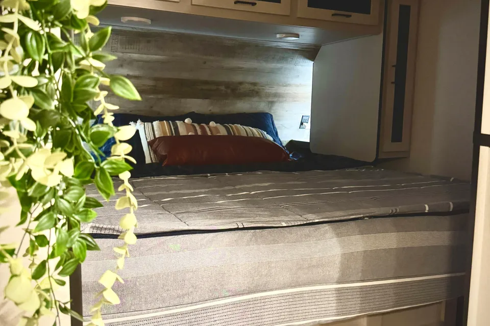 *LAST MINUTE SPECIAL!!  HIGHLAND HIDEAWAY