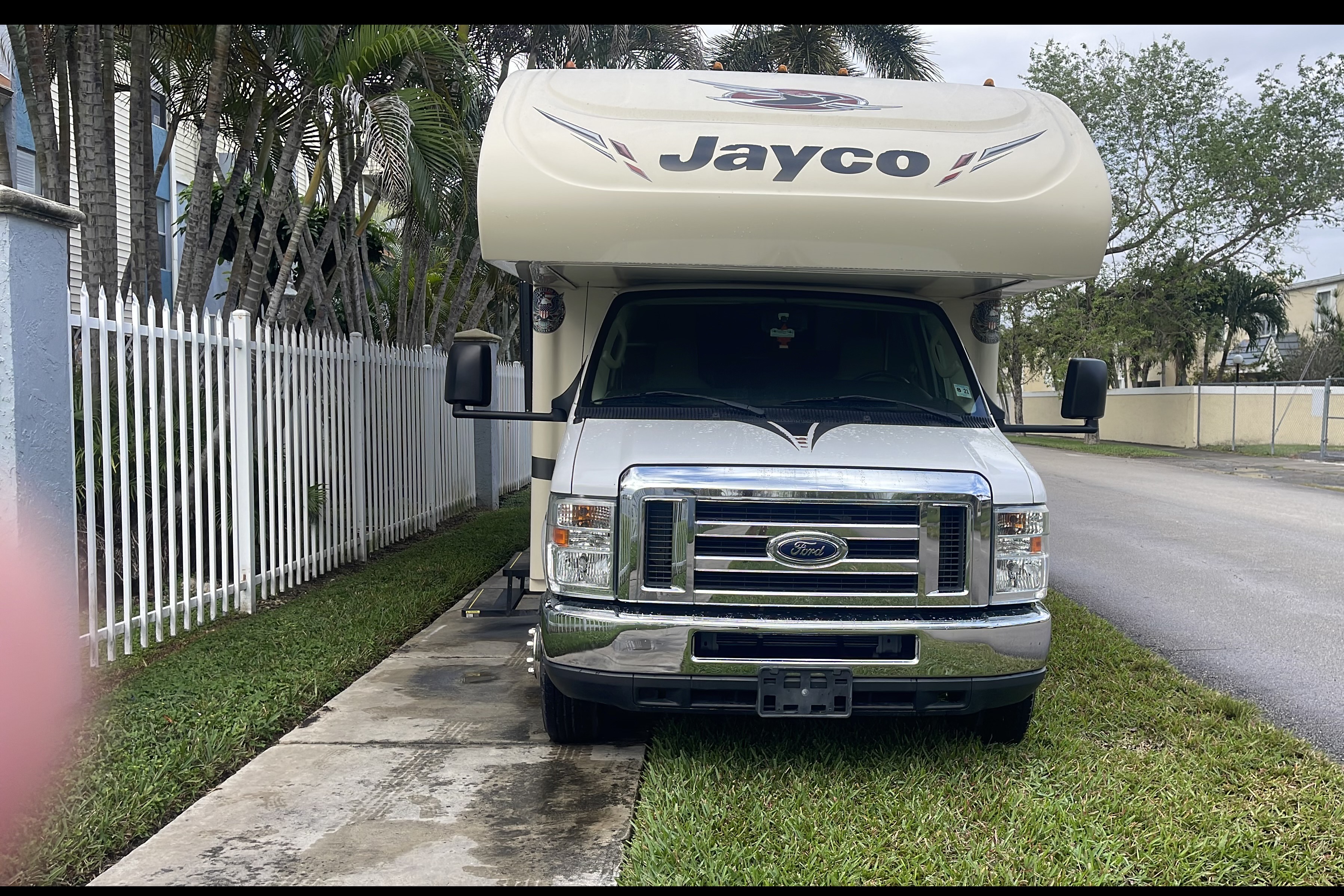 Alexander's Jayco Redhawks 29XK 2017 Class C