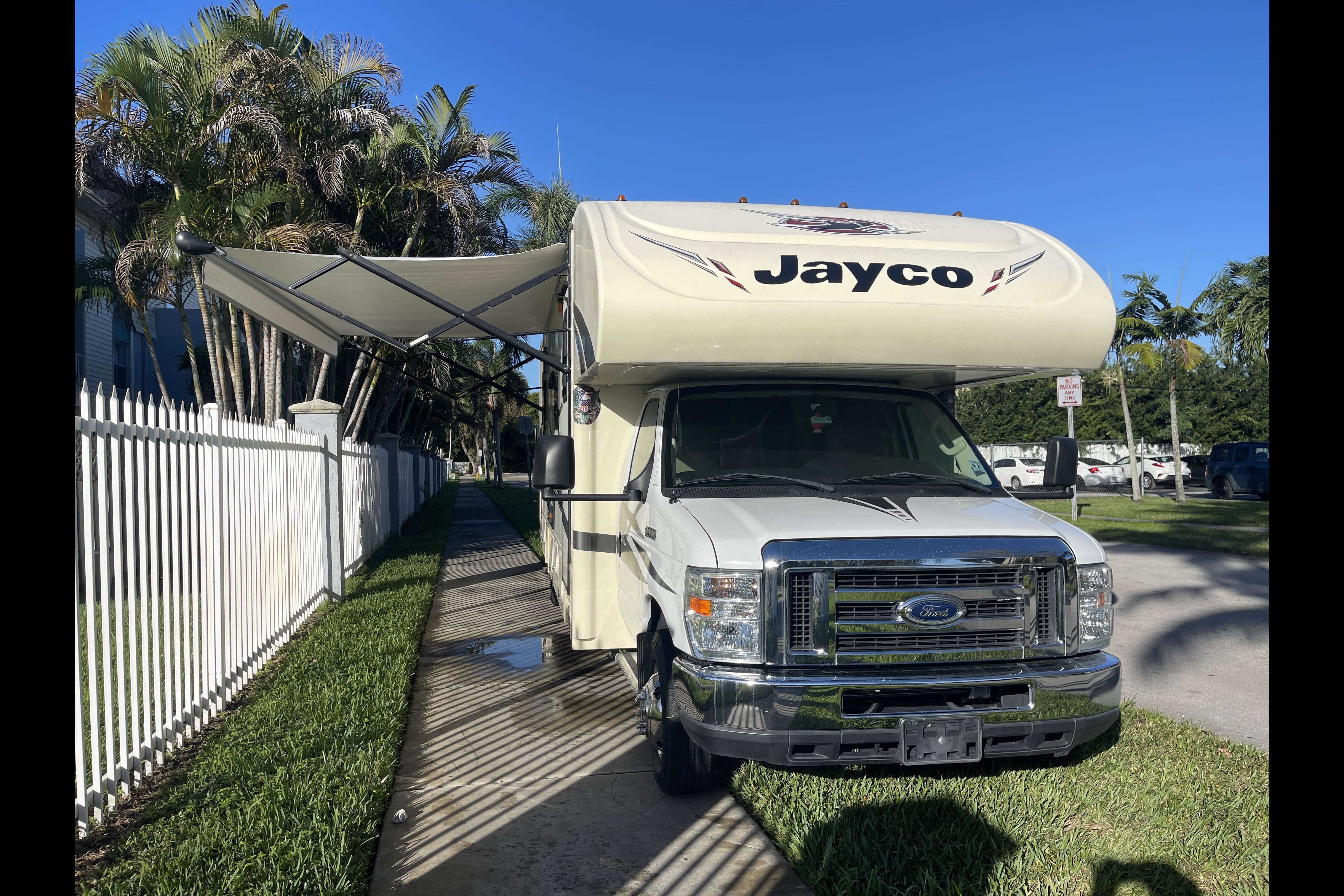 Alexander's Jayco Redhawks 29XK 2017 Class C