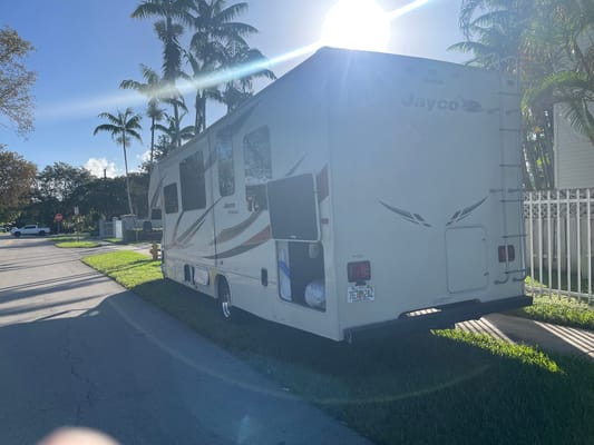 Alexander's Jayco Redhawks 29XK 2017 Class C