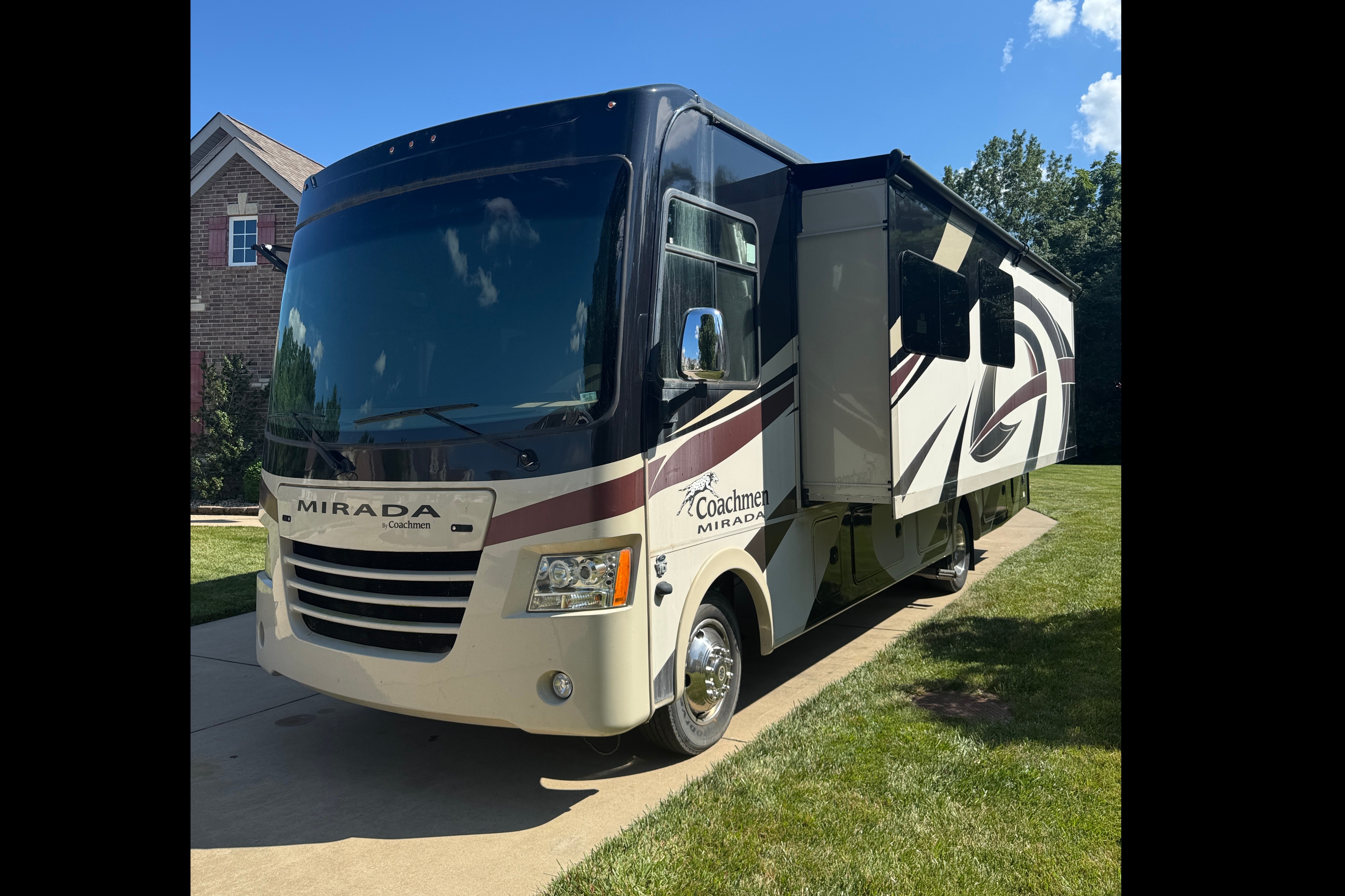 The Forest Park Cruiser - Luxury RV Experience