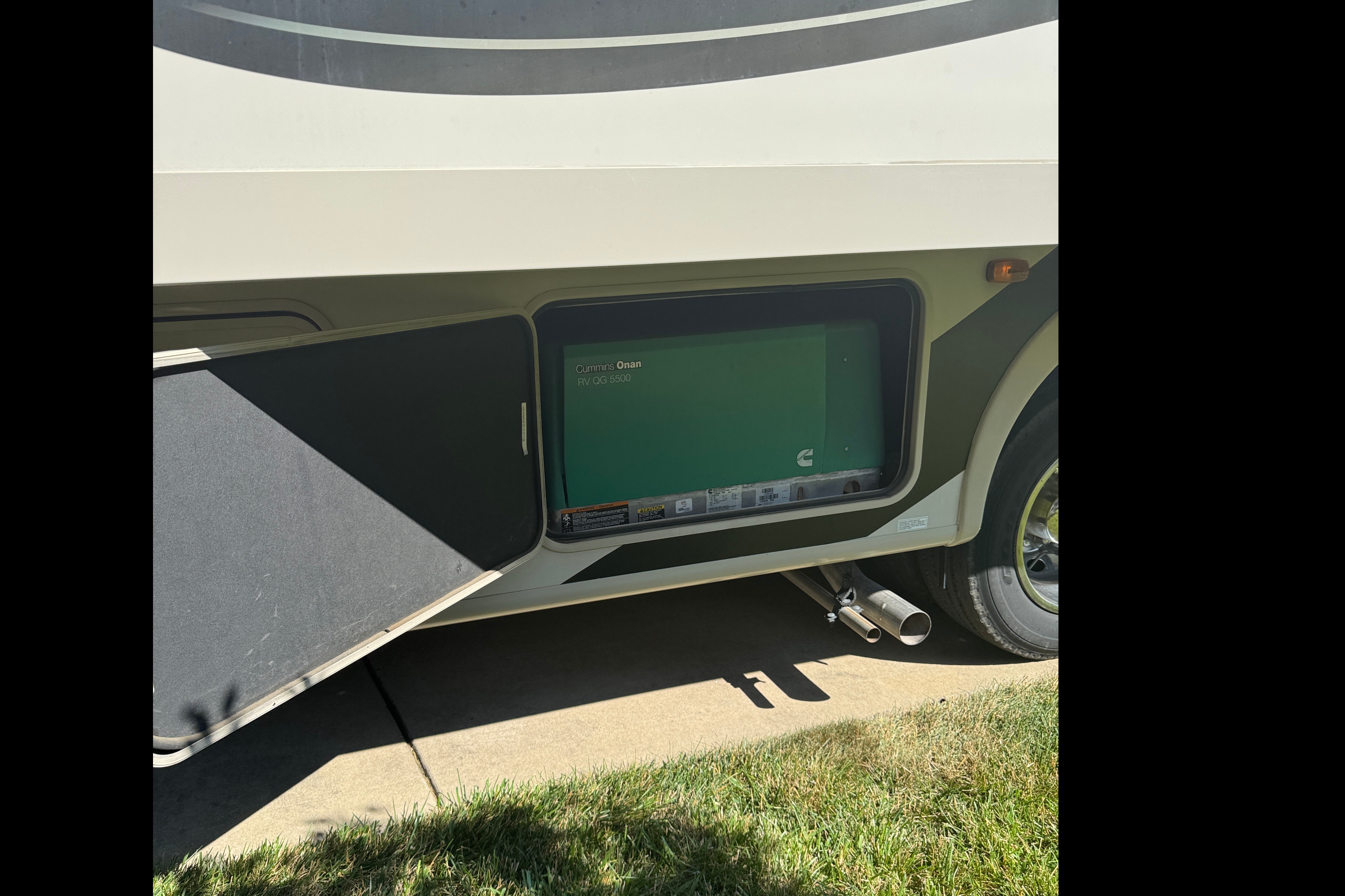The Forest Park Cruiser - Luxury RV Experience