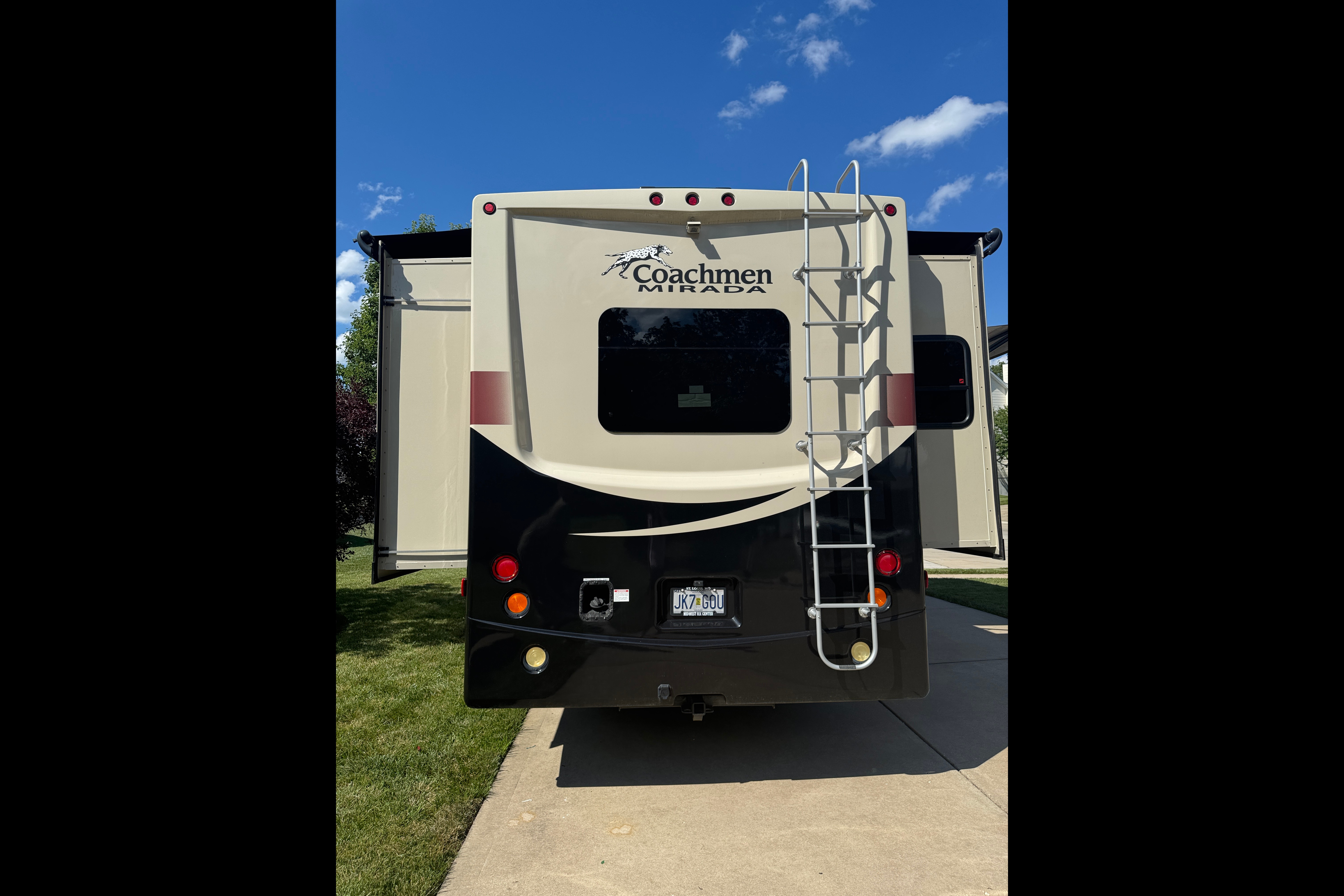 The Forest Park Cruiser - Luxury RV Experience
