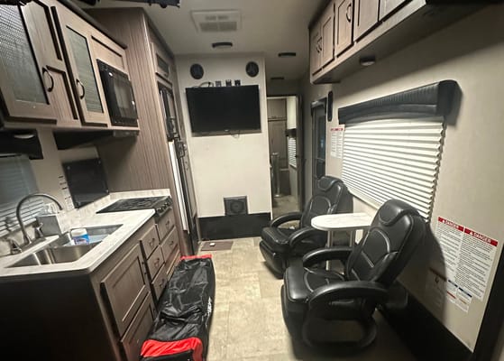 James's Coachmen 25QB Adrenaline Toy Hauler