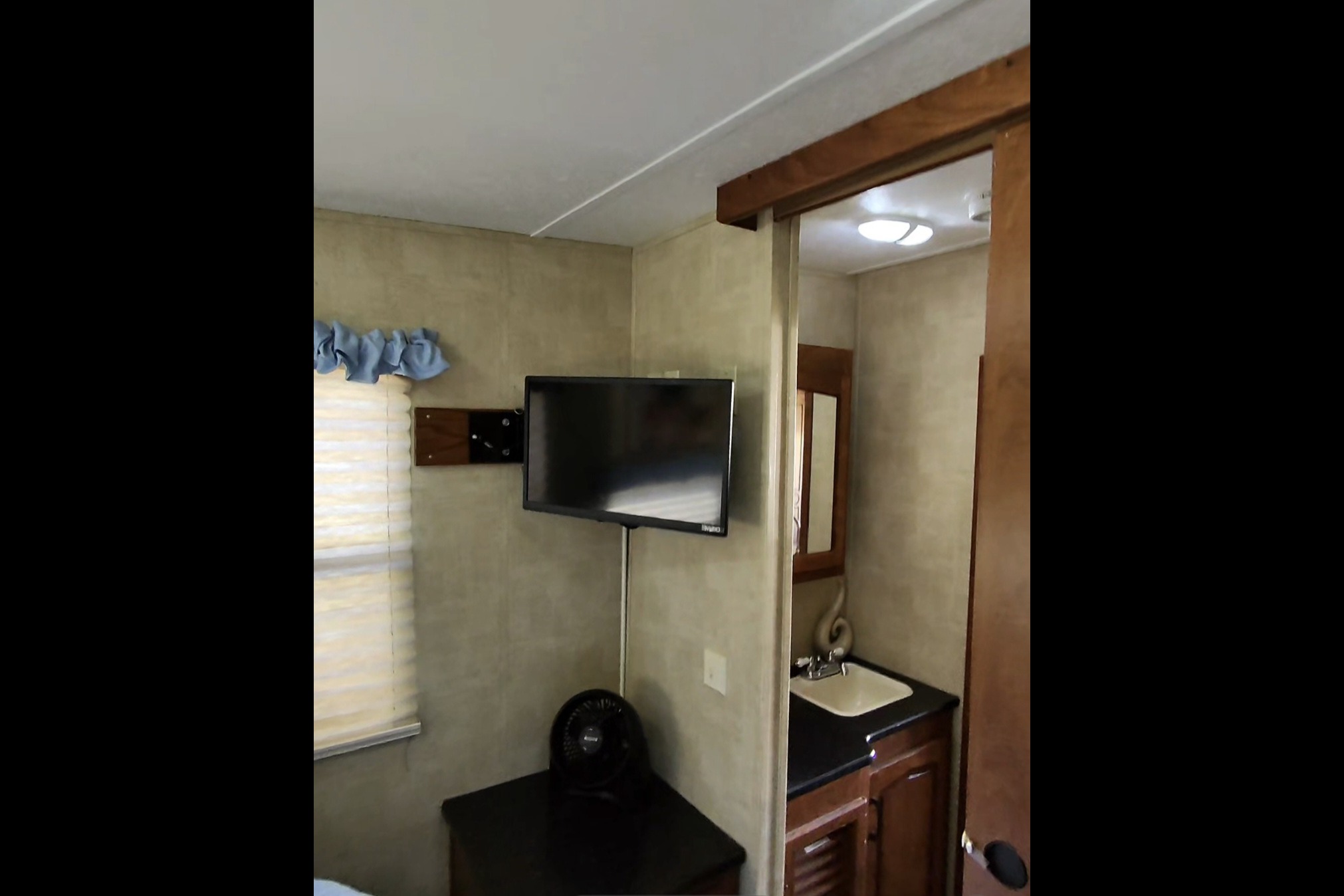 Optional HOT TUB on board, ALL 5 Star Reviews!