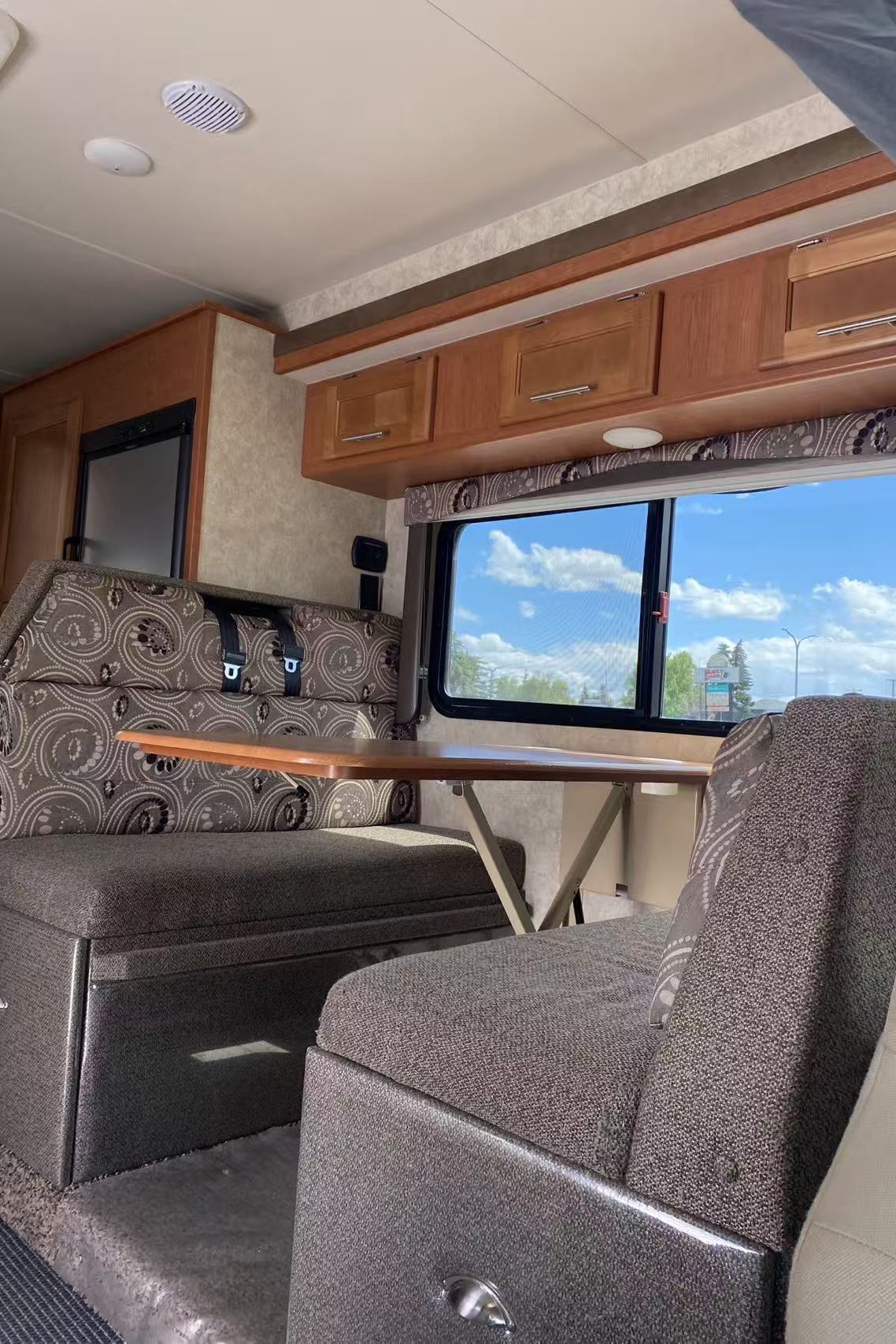 Fleet #C10 Class C with Dinette Slideout – Spacious Comfort for Families (Sleeps 4 Adults + 2 Kids)