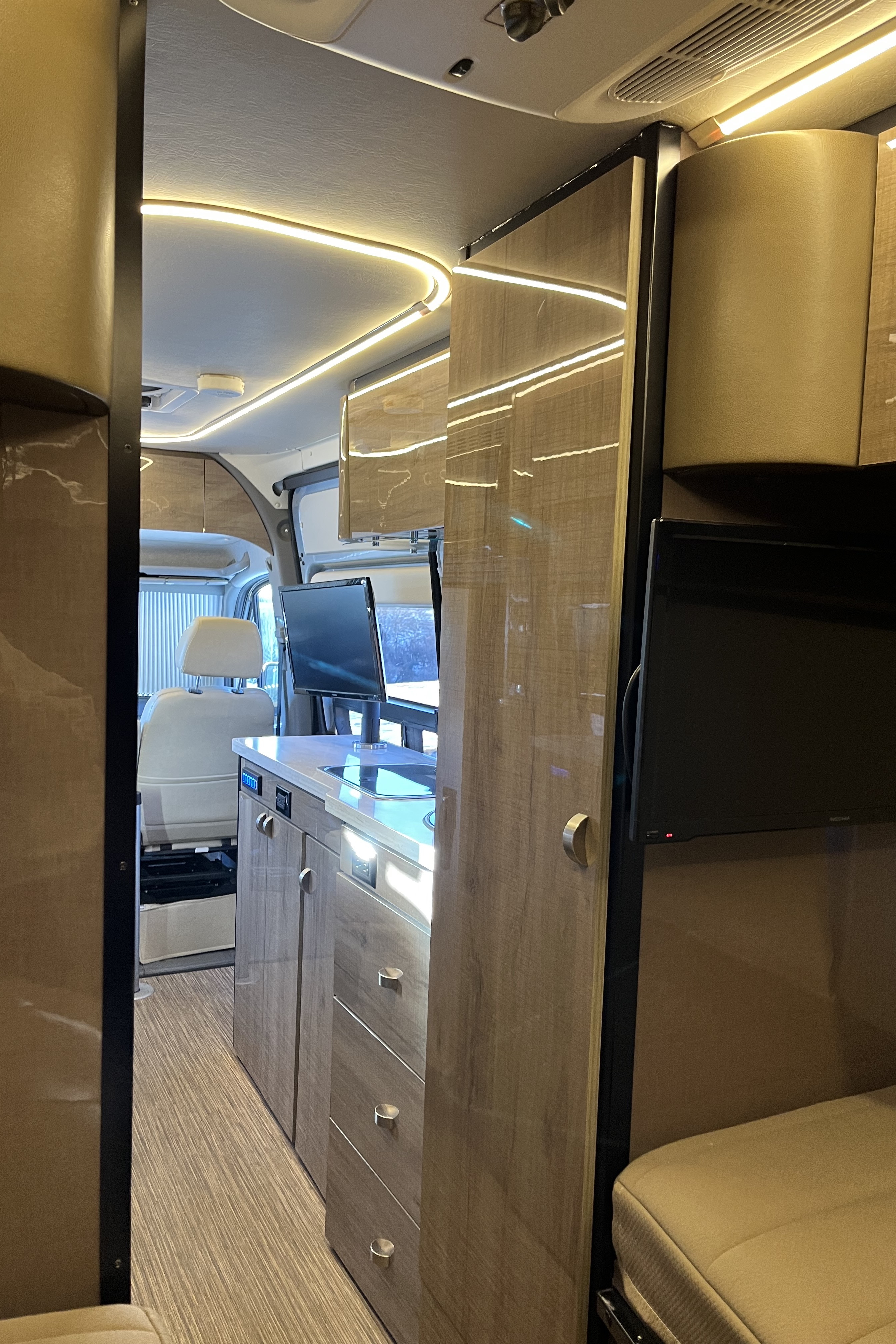 Oszi's Winnebago B Class M Benz Sprinter Class B