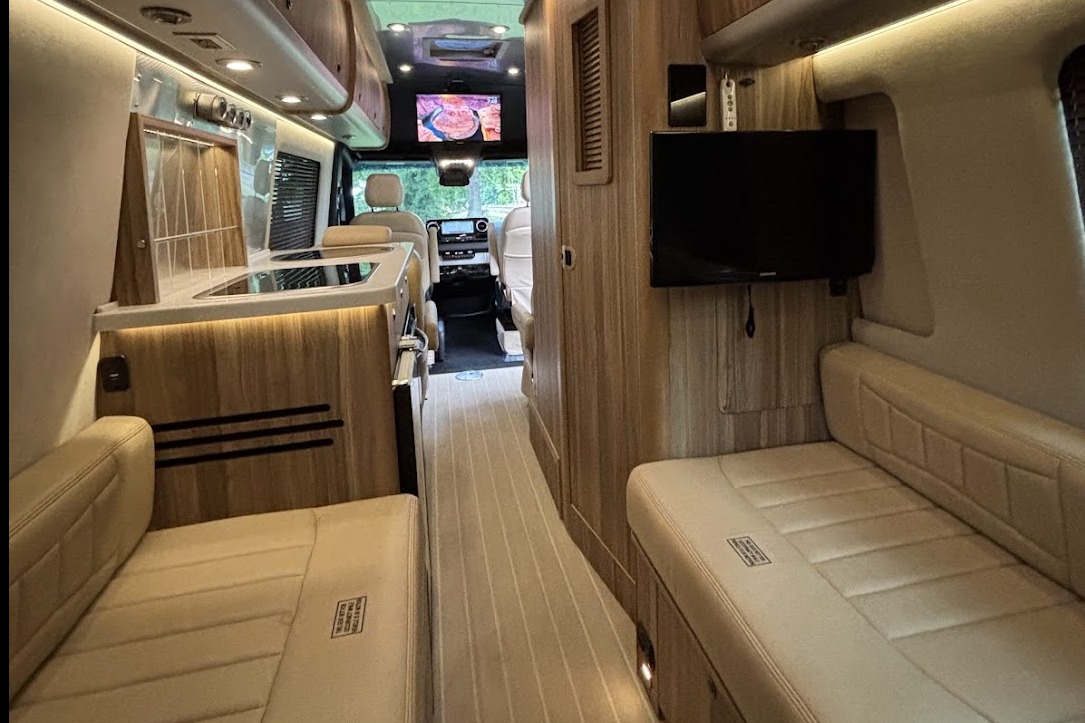 2020 Airstream Interstate Tommy Bahama 4x4