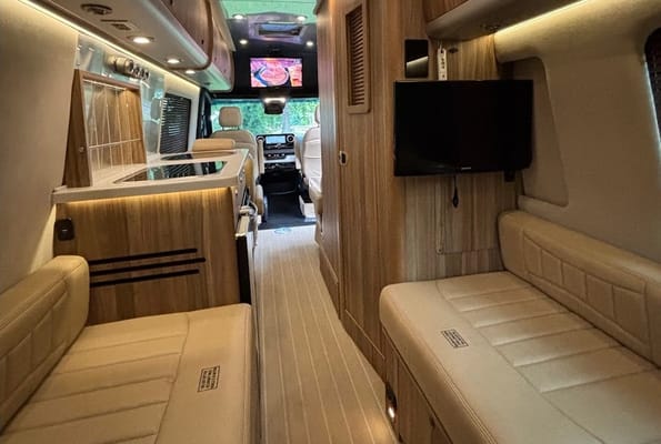 2020 Airstream Interstate Tommy Bahama 4x4