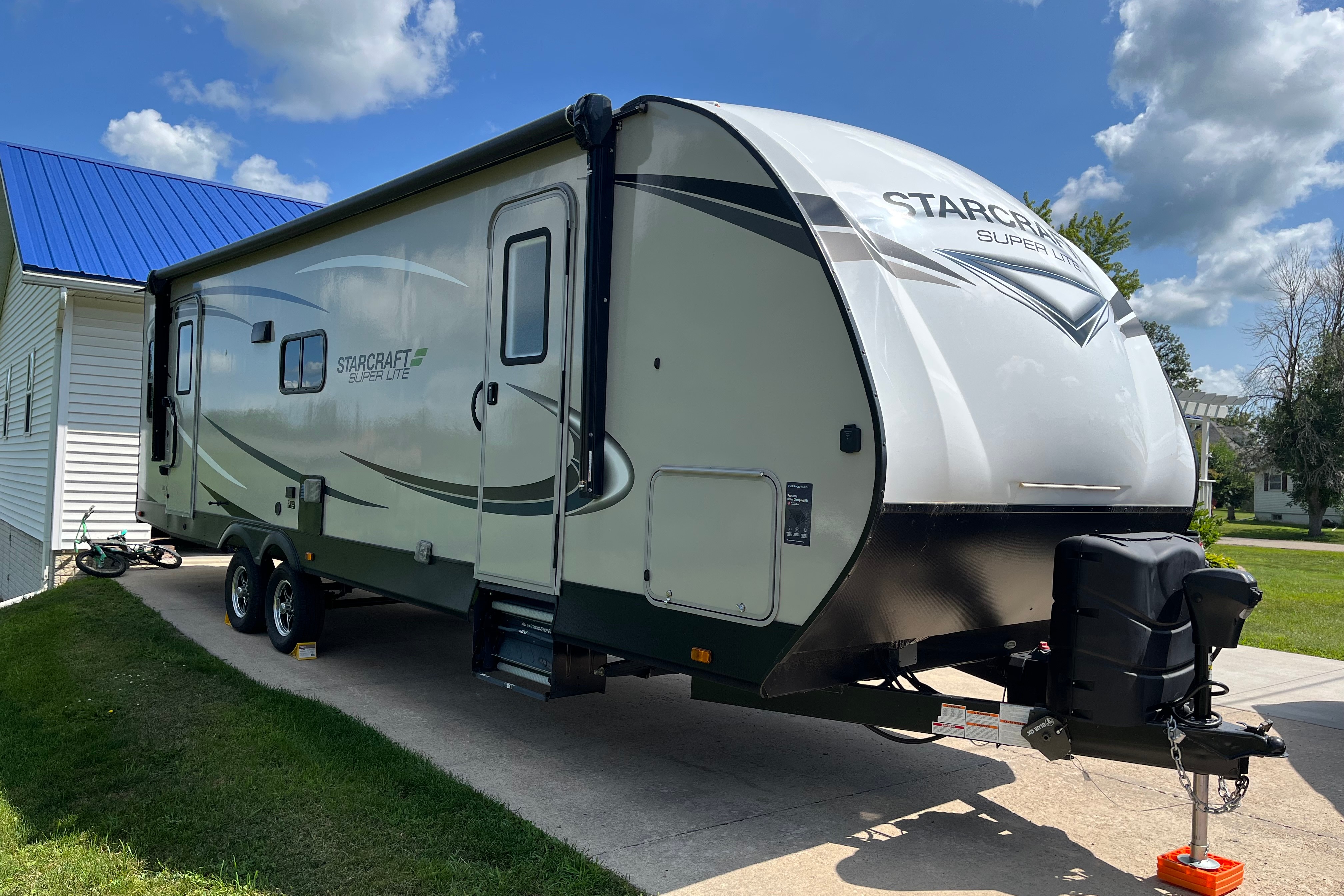 Family Friendly Starcraft 262RL Travel Trailer
