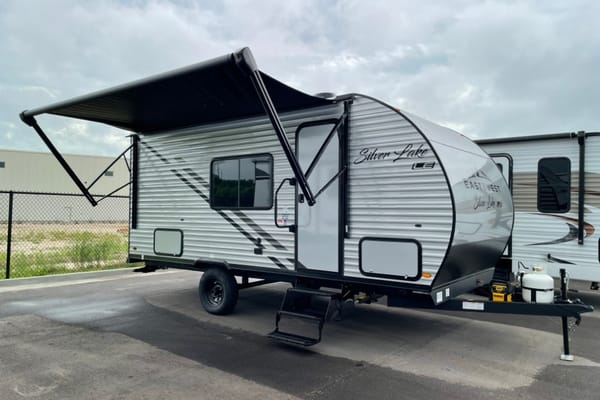 SILVER LAKE LE 17BHLE Travel Trailer