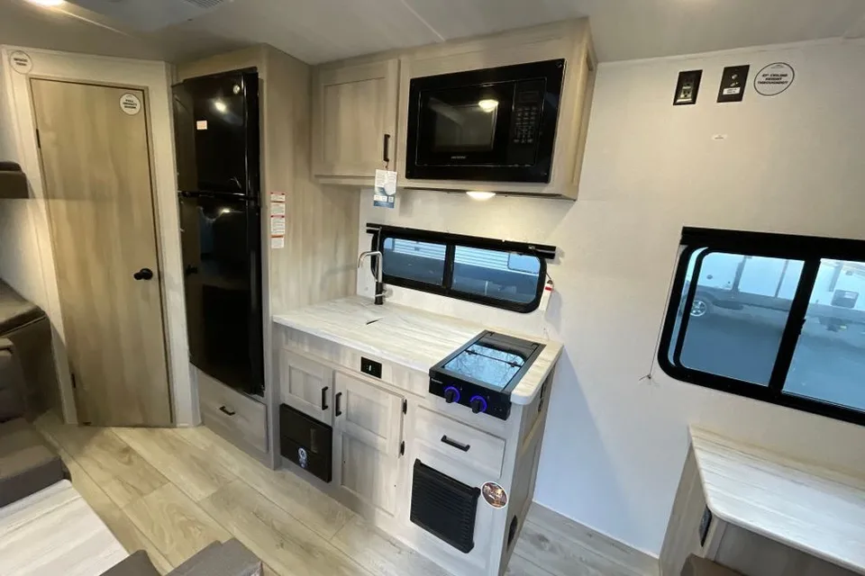 SILVER LAKE LE 17BHLE Travel Trailer