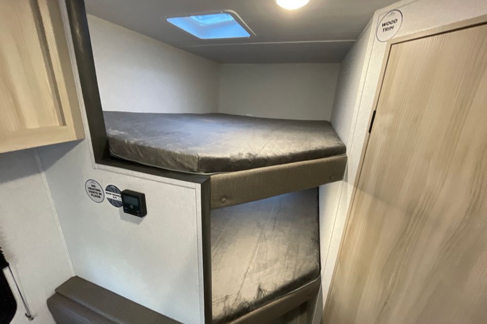 SILVER LAKE LE 17BHLE Travel Trailer