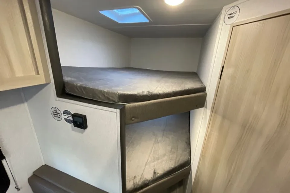 SILVER LAKE LE 17BHLE Travel Trailer